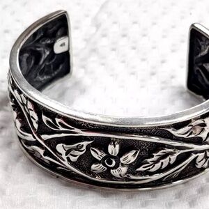 Silpada Thick Flower 925 Sterling Silver Cuff Embossed Bracelet RETIRED 44g